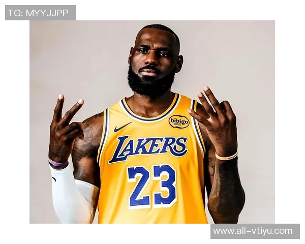 老詹被cue瞬间引发小卡幽默回应杯中轩尼诗引发媒体热议