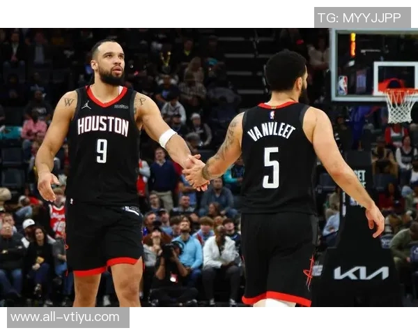 狄龙幽默回应总经理期望称下场比赛要抢回十个篮板