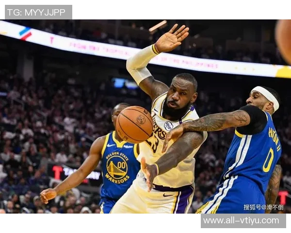 湖人三分如雨下全场34投19中命中率高达559展现强大火力 湖人三分如雨下全场34投19中命中率高达559展现强大火力