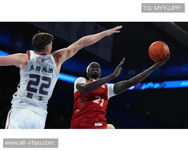 乌度卡谈球队表现强调进攻转移球与防守的出色配合 乌度卡谈球队表现强调进攻转移球与防守的出色配合